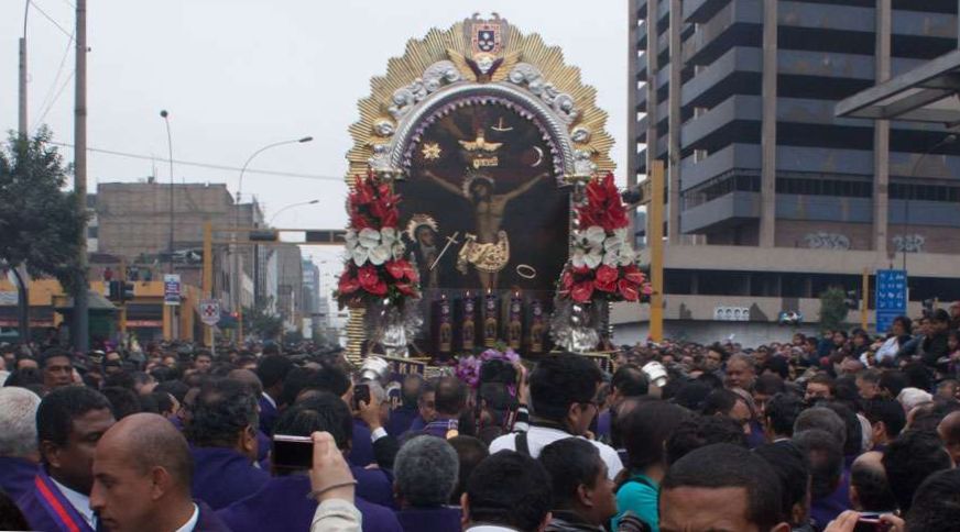 ¿CUÁNDO SE CELEBRÓ LA PRIMERA MISA DEL SEÑOR DE LOS MILAGROS?