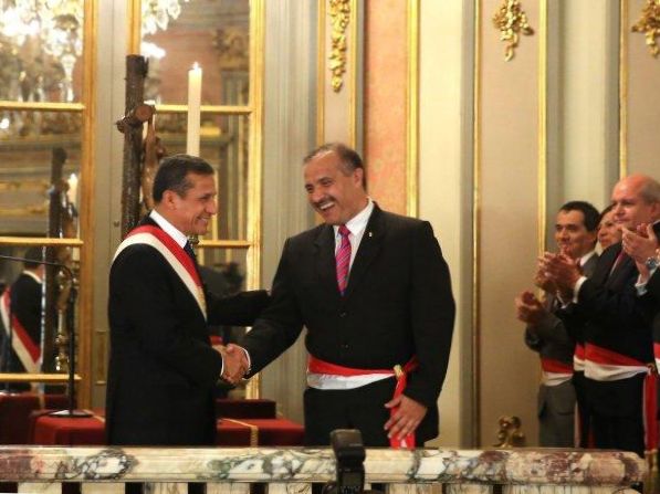 ¿QUIÉN ES EL ACTUAL MINISTRO DE ECONOMÍA DEL PERÚ? (2015)