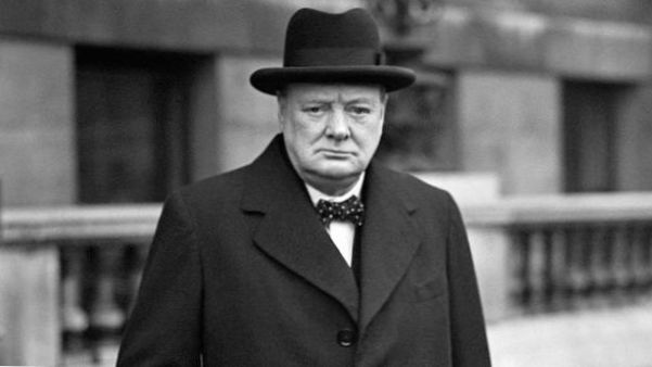 BIOGRAFÍA DE WINSTON CHURCHILL (RESUMEN)